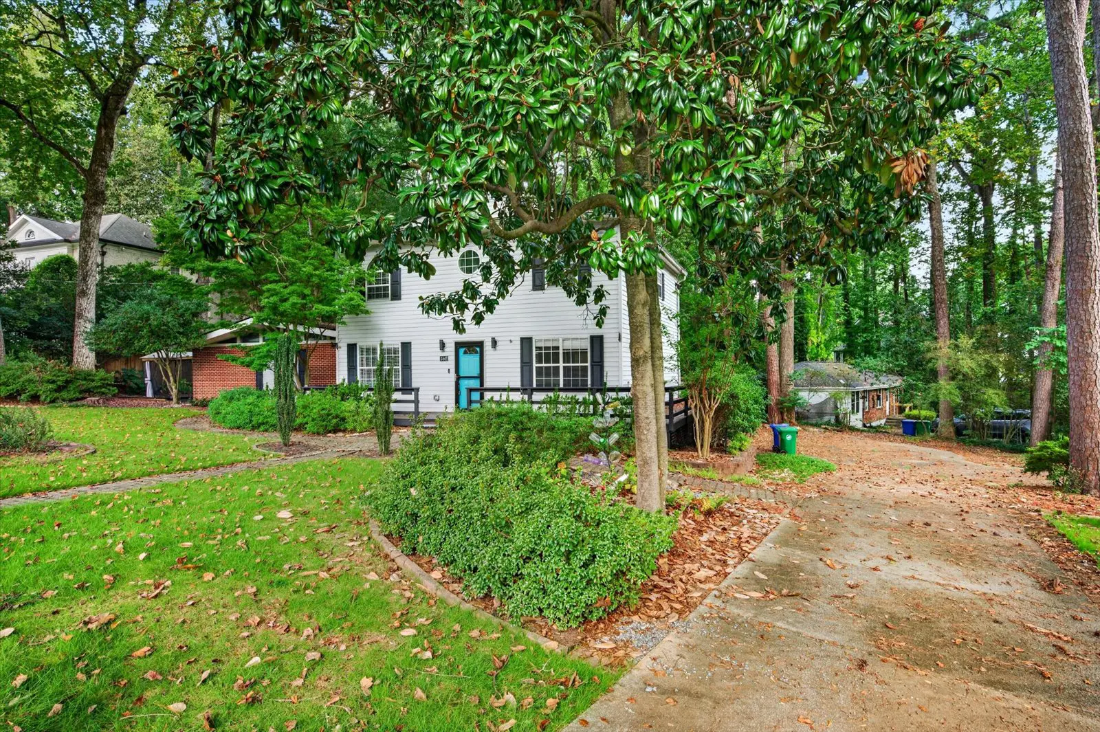 Listing photo 2