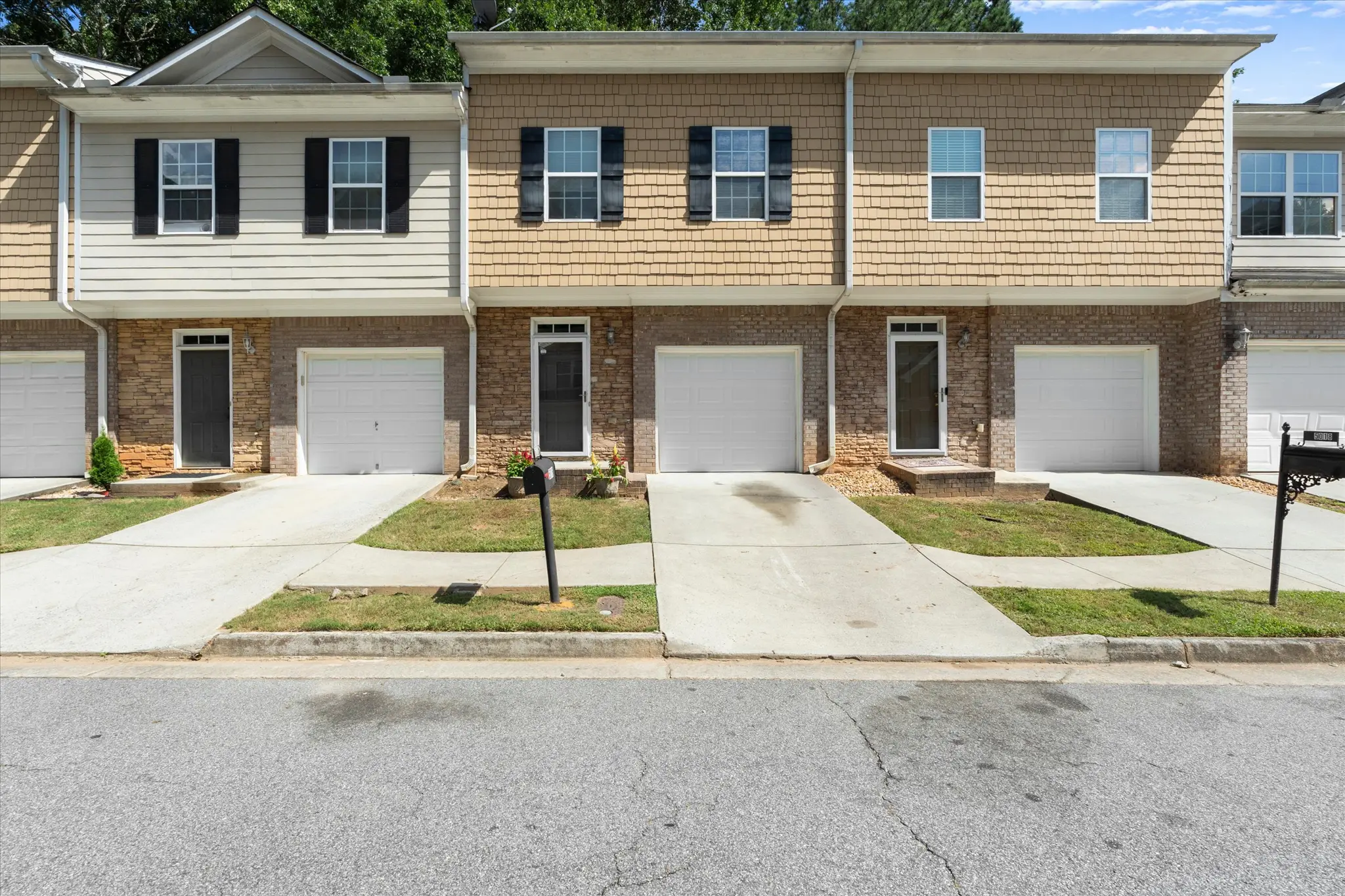 5016 Lower Elm St, Atlanta, GA 30349