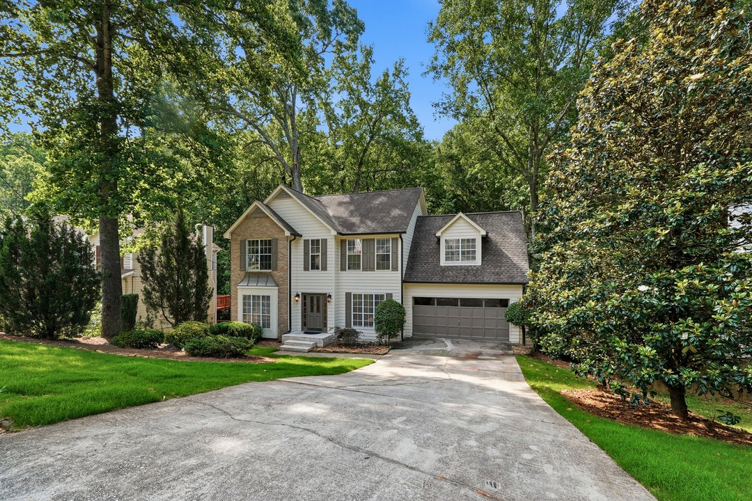 1645 Chase Ridge Ln, Lawrenceville, GA 30043