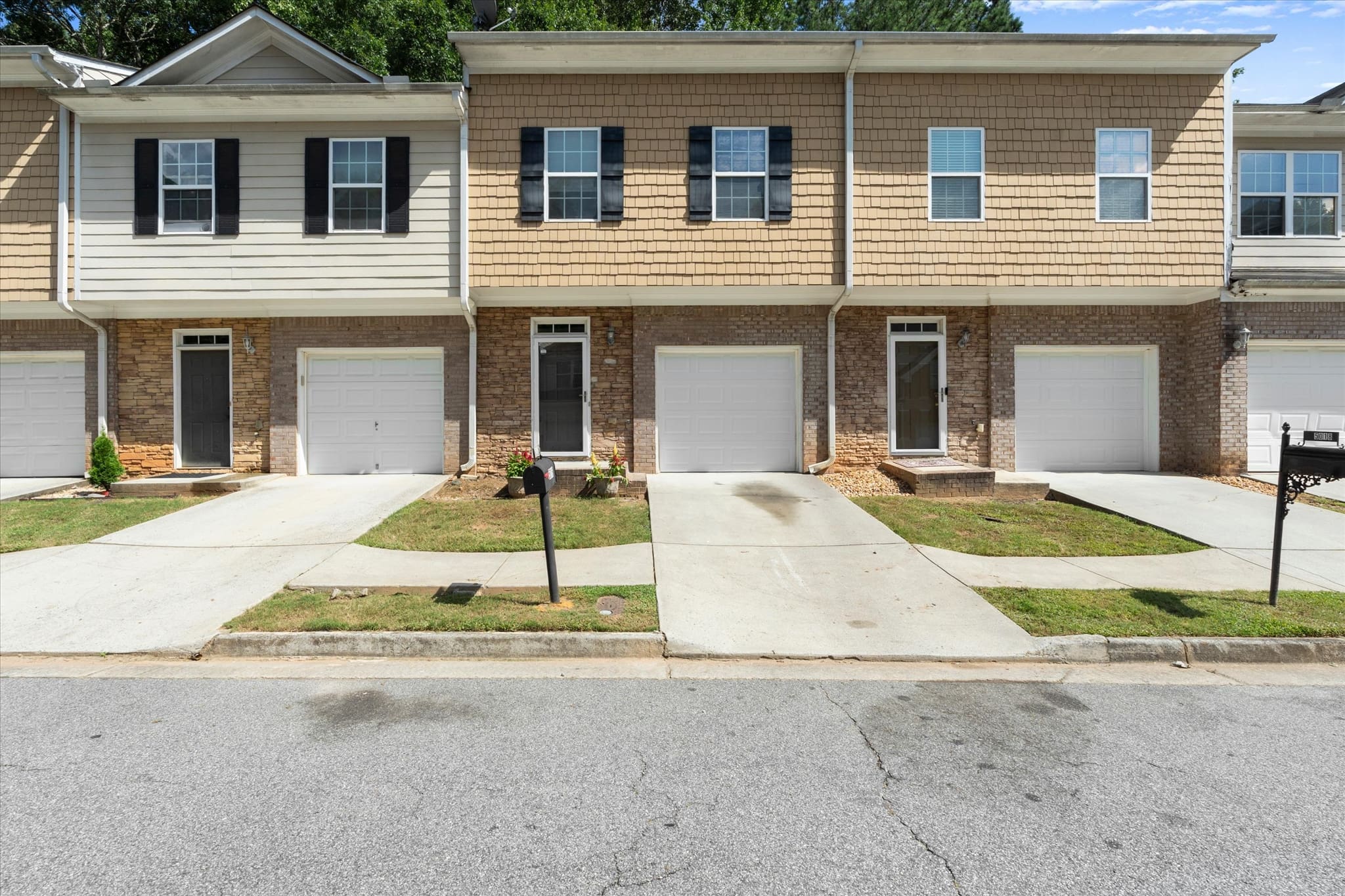 5016 Lower Elm St, Atlanta, GA 30349