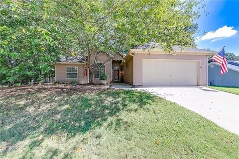 106 Elk Grove Dr, Auburn, GA 30011