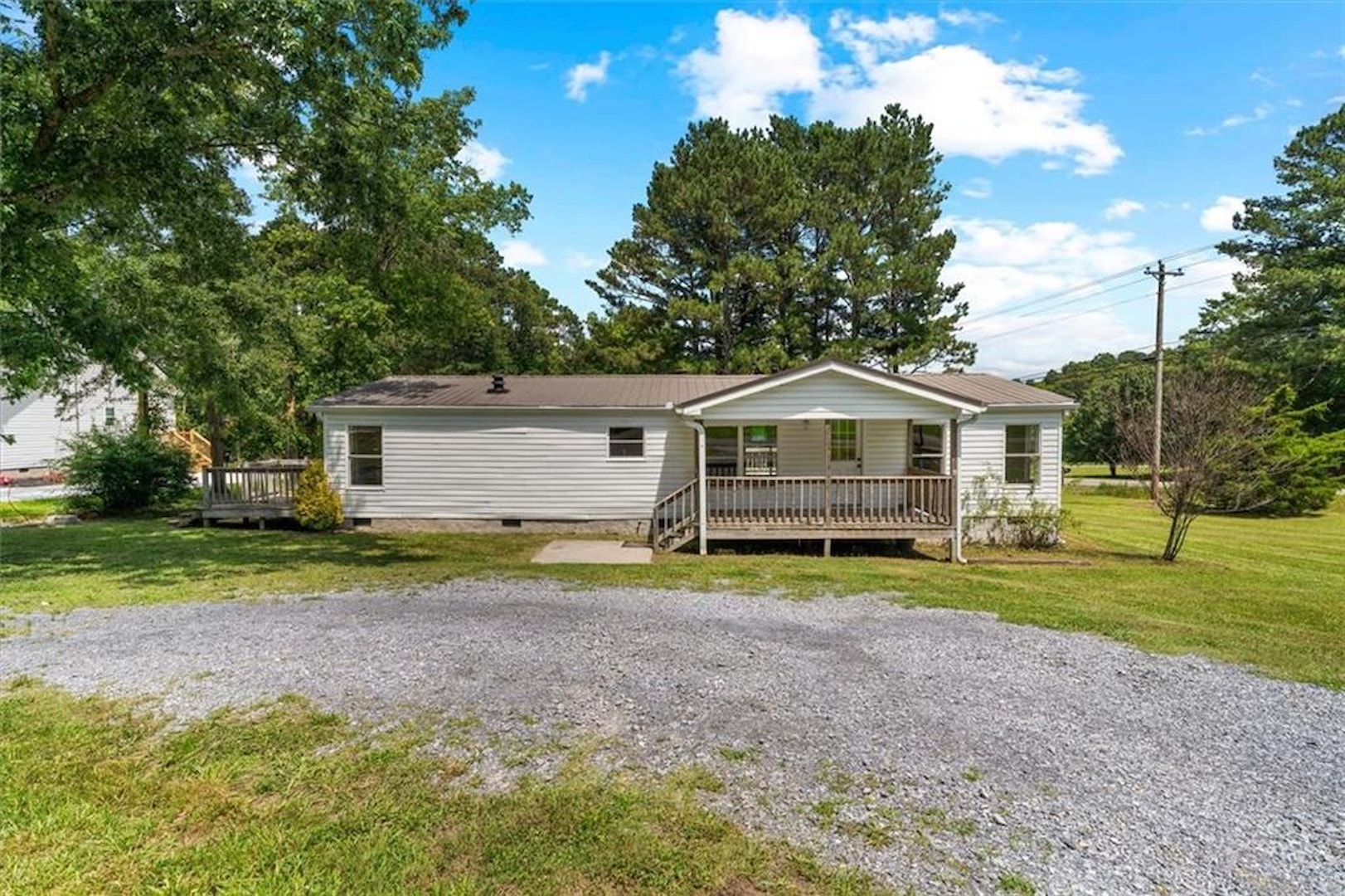 109 Webb Dr NE, Calhoun, GA 30701