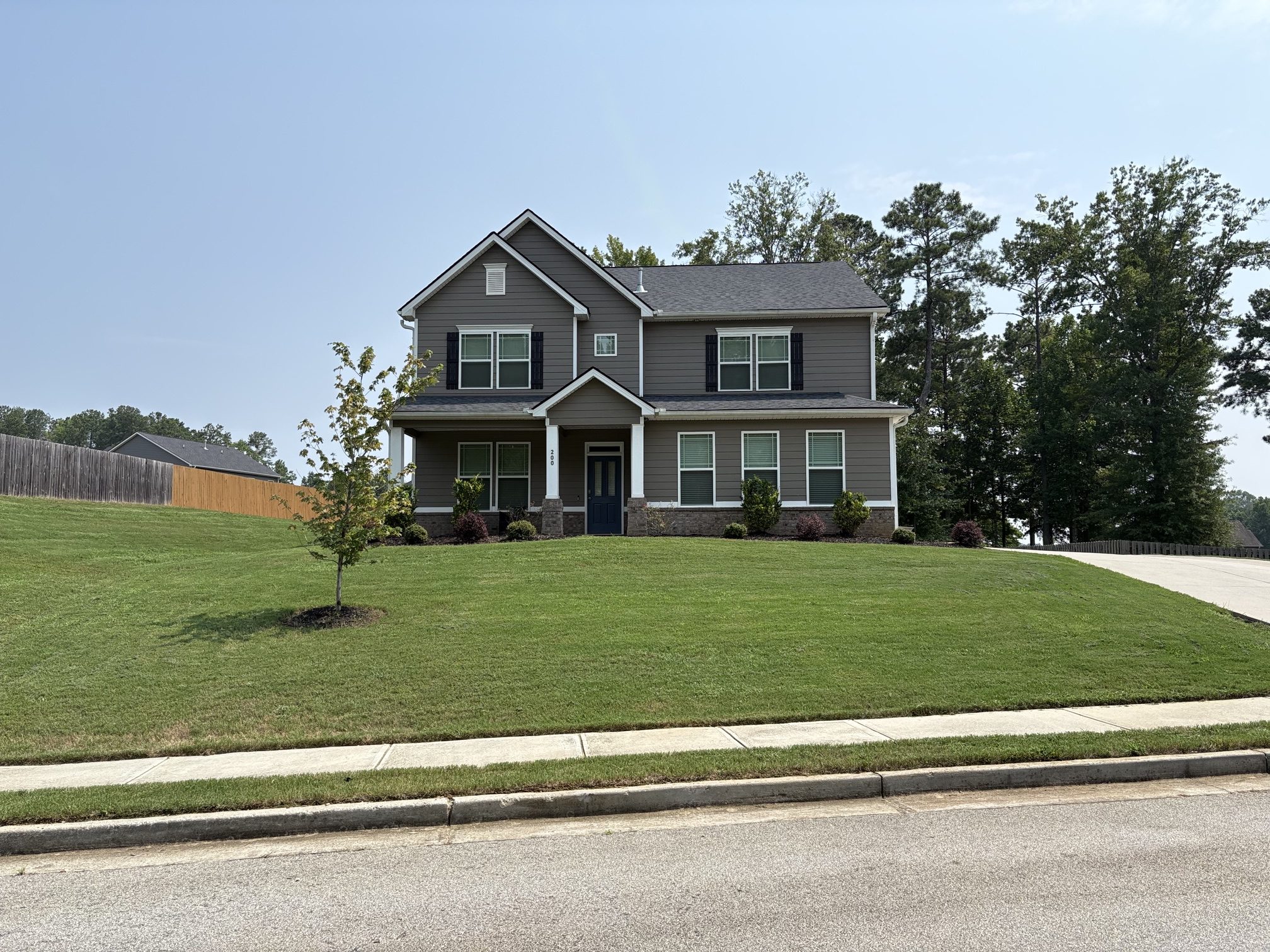 Listing photo 2