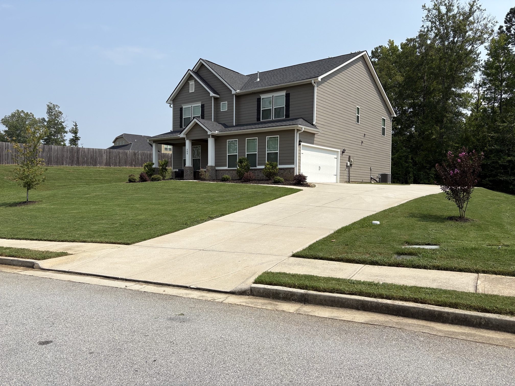 Listing photo 3