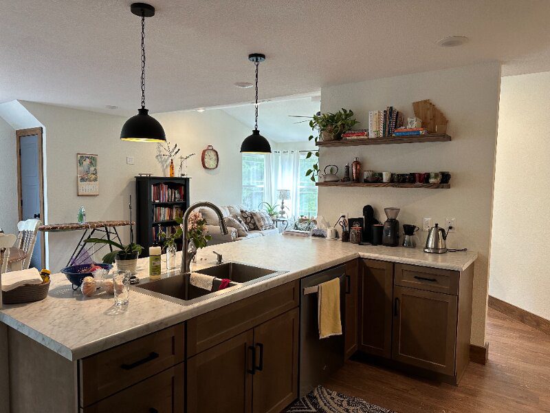 Listing photo 2